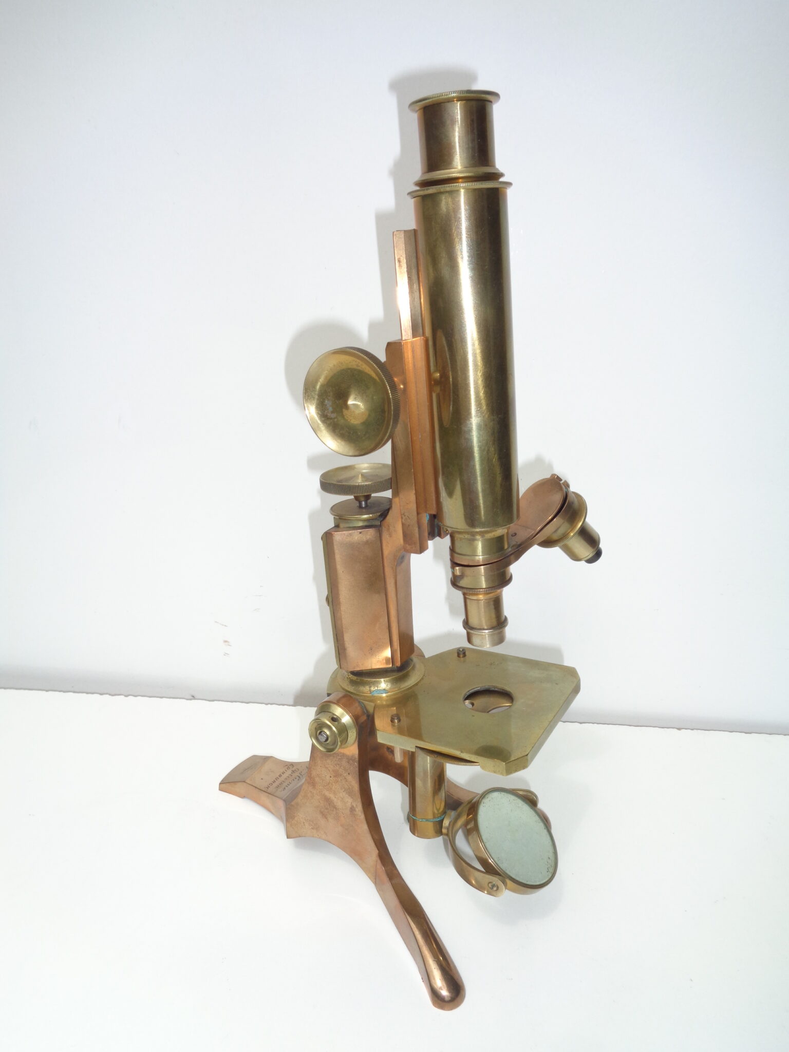 Microscope by W. Hume 1874-1921