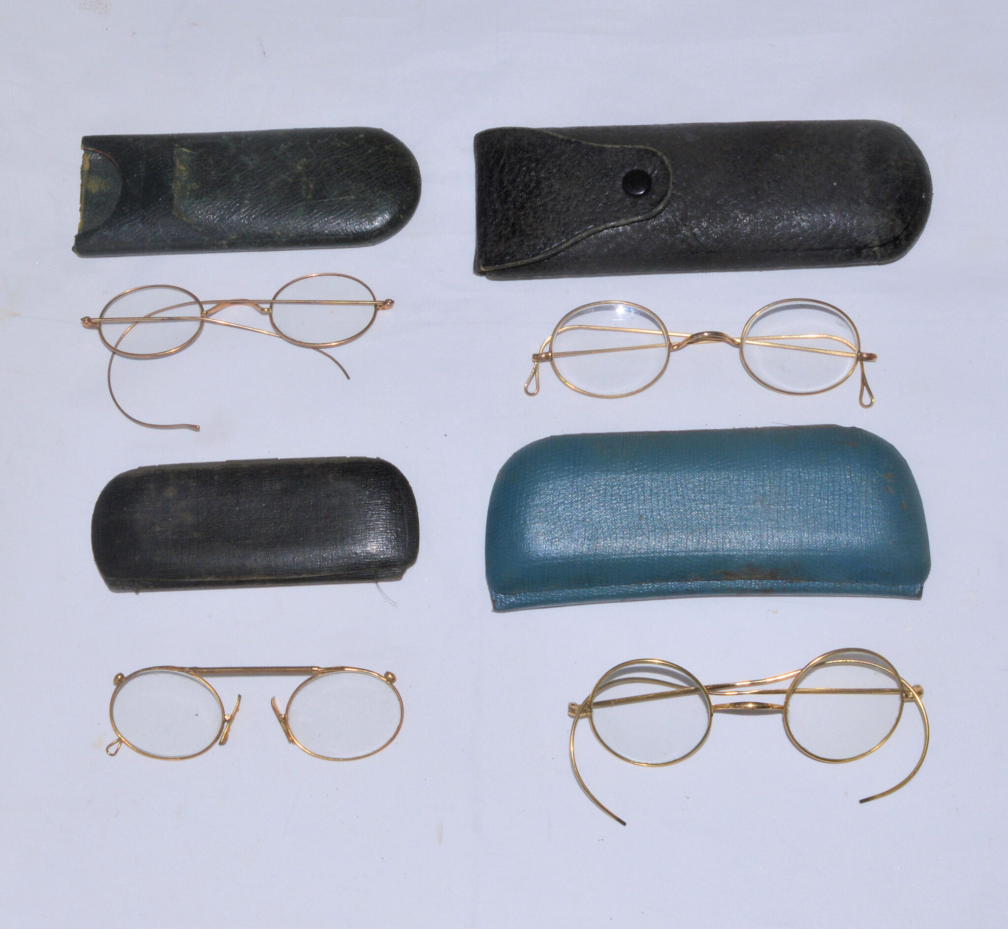 4 x vintage spectacles.