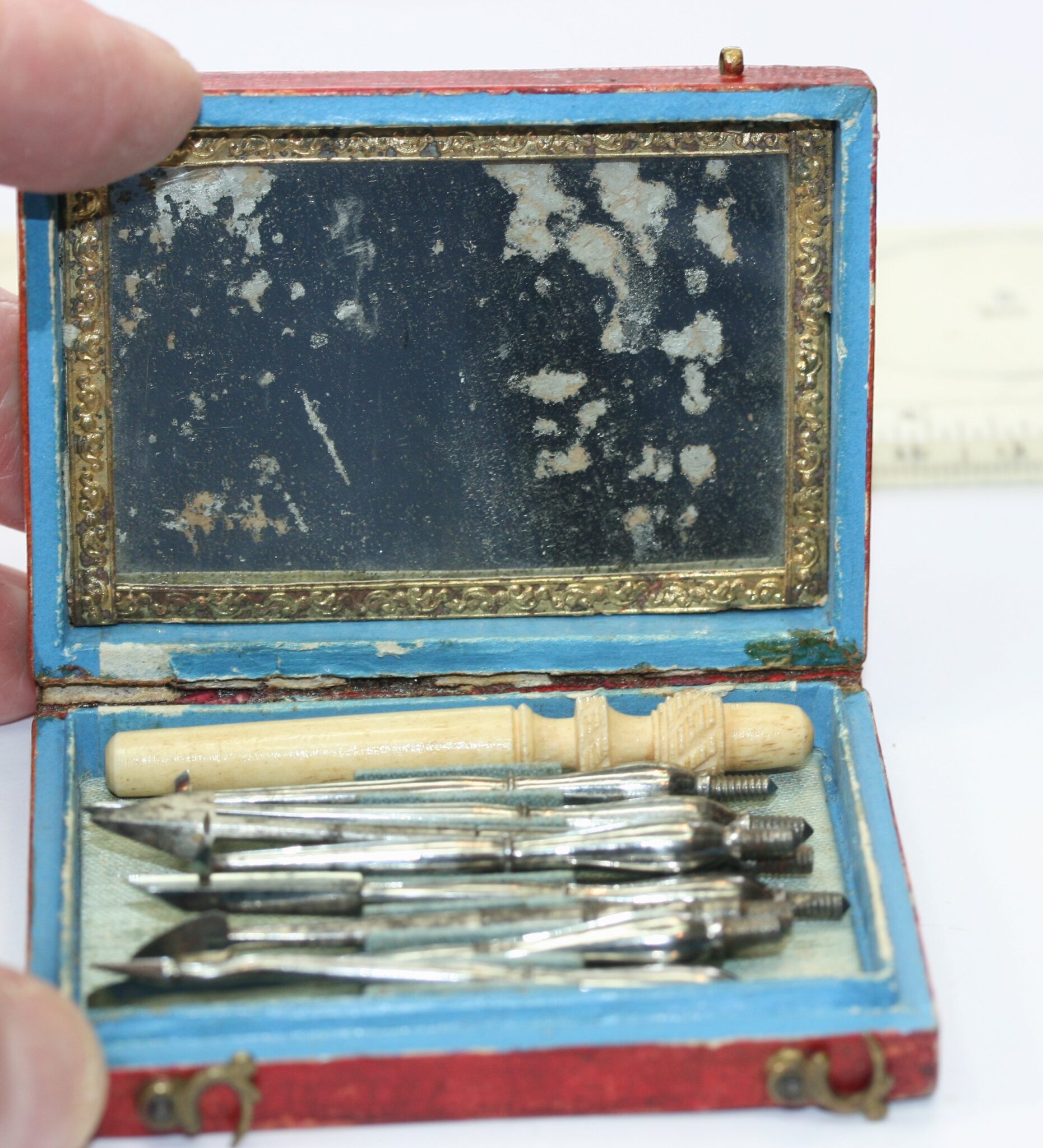 LATE 18th CENURY , FRENCH POCKET  DENTIST DENTAL  DE-SCASLING SET , EIGHT MATCHING SET TOOLS. COMPLETE,