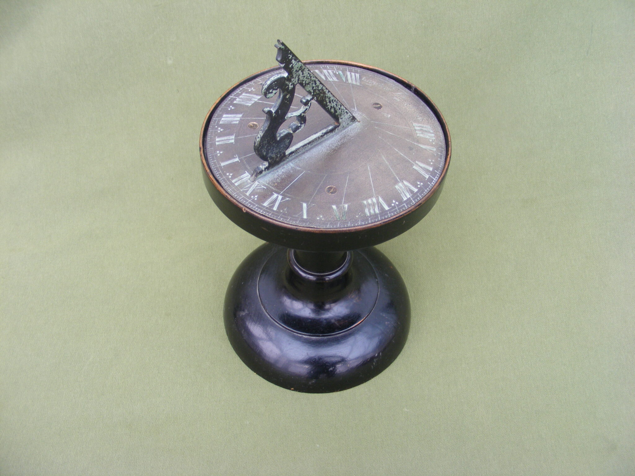 PORTABLE SUNDIAL