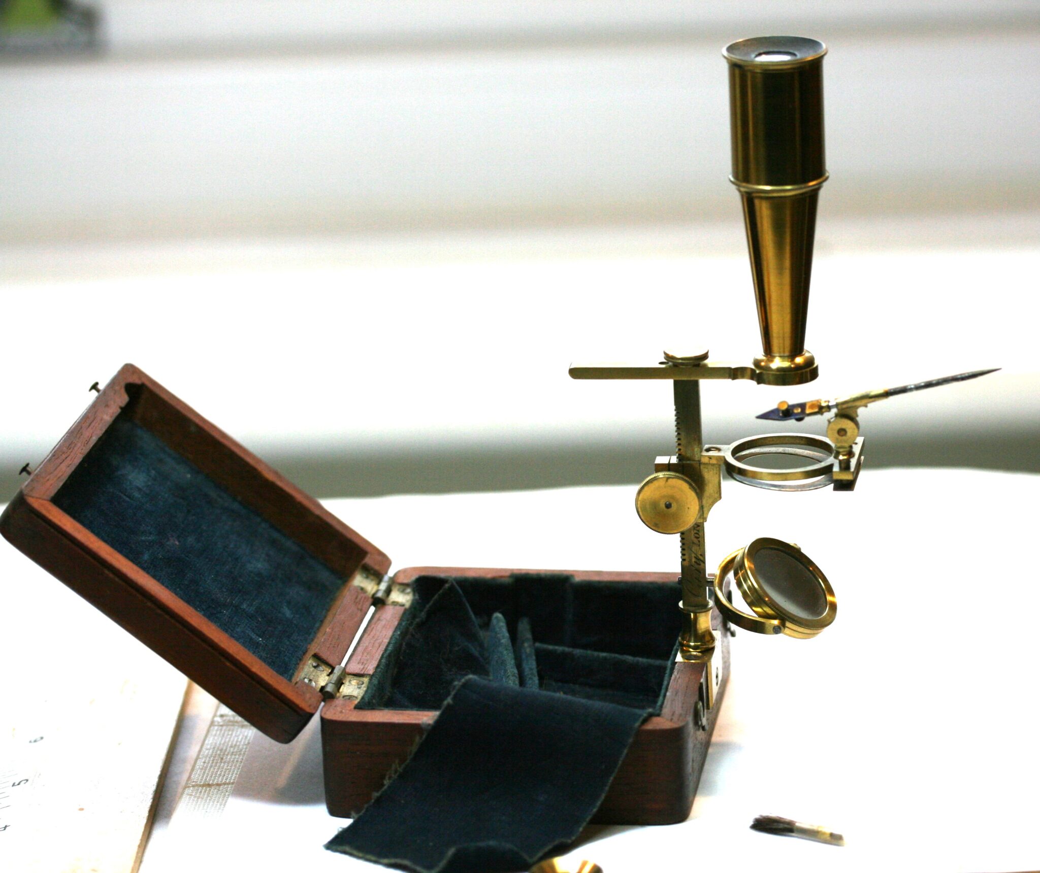 FINE CARYS LONDON POCKET MICROSCOPE WITH ACCESSORIES .C1830 ,EXCELLENT COND. ref 17