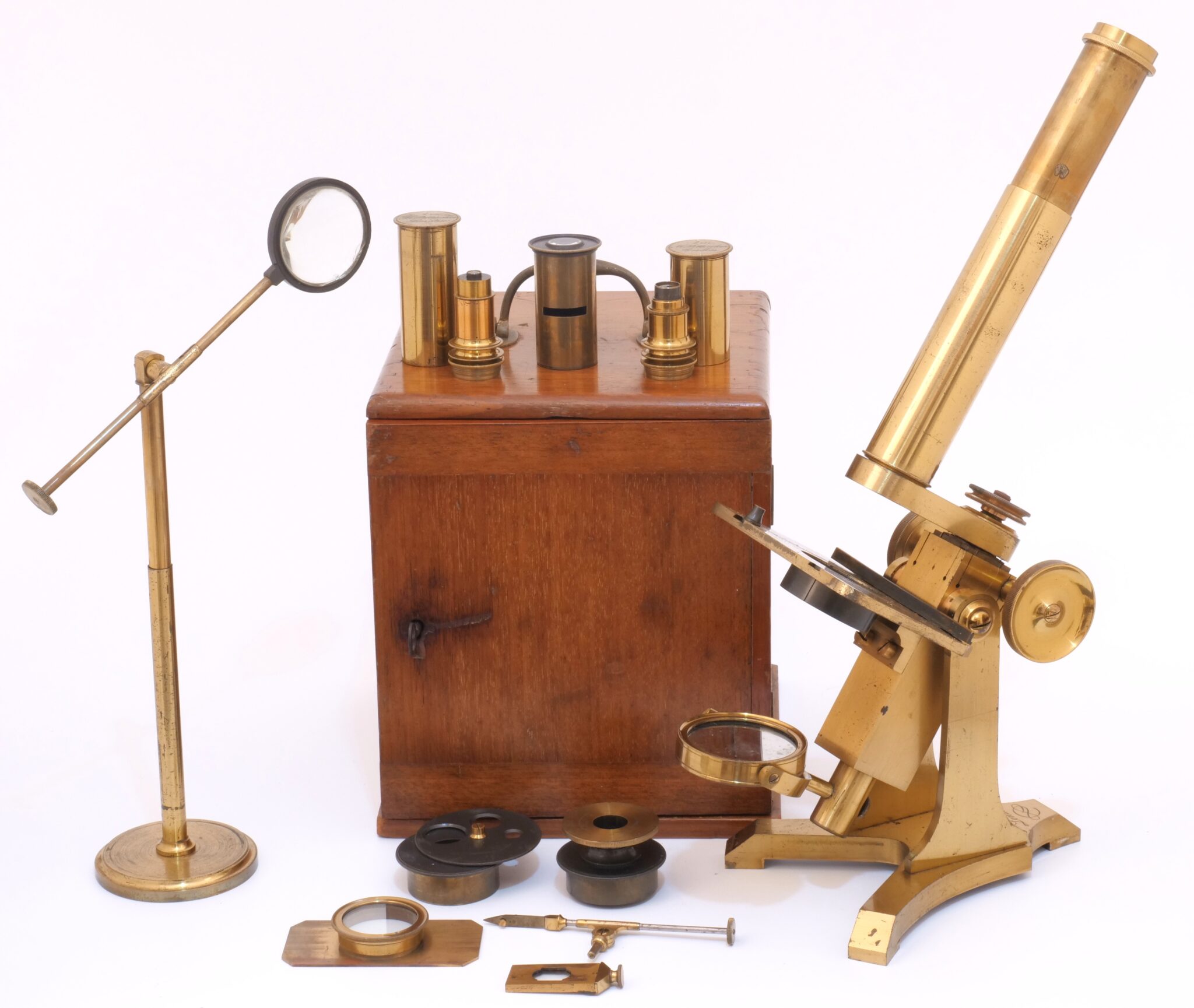 Early Pillischer microscope (1860)