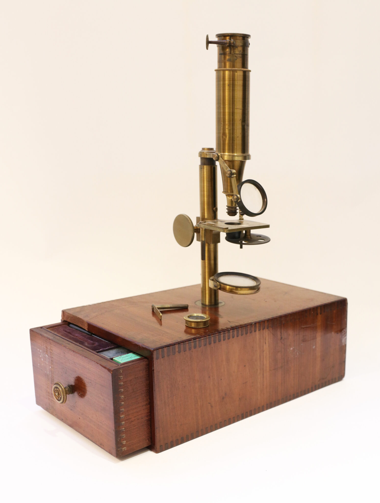 Compound microscope with achromatic lenses by Buron, 1840-45