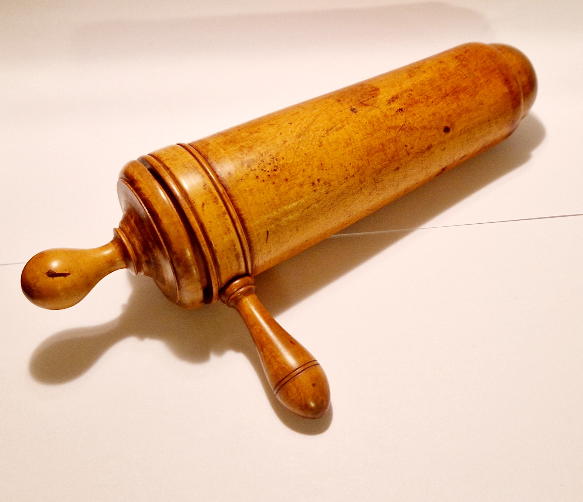 A Jobert de Lamballe-type wood speculum, circa 1840-1850