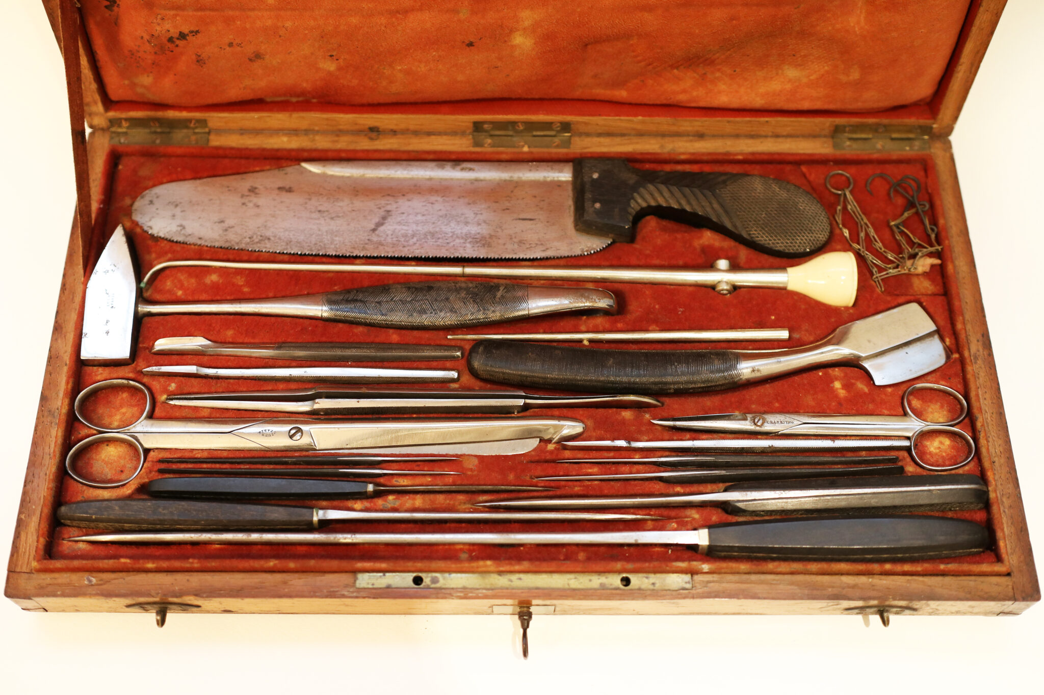 Autopsy and dissection set by Lueur that belonged to Ernest Goupil, c. 1860